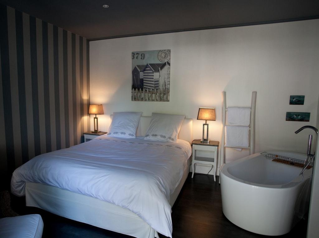 Le Comptoir Des Sables Bed & Breakfast Biscarrosse-Plage Room photo